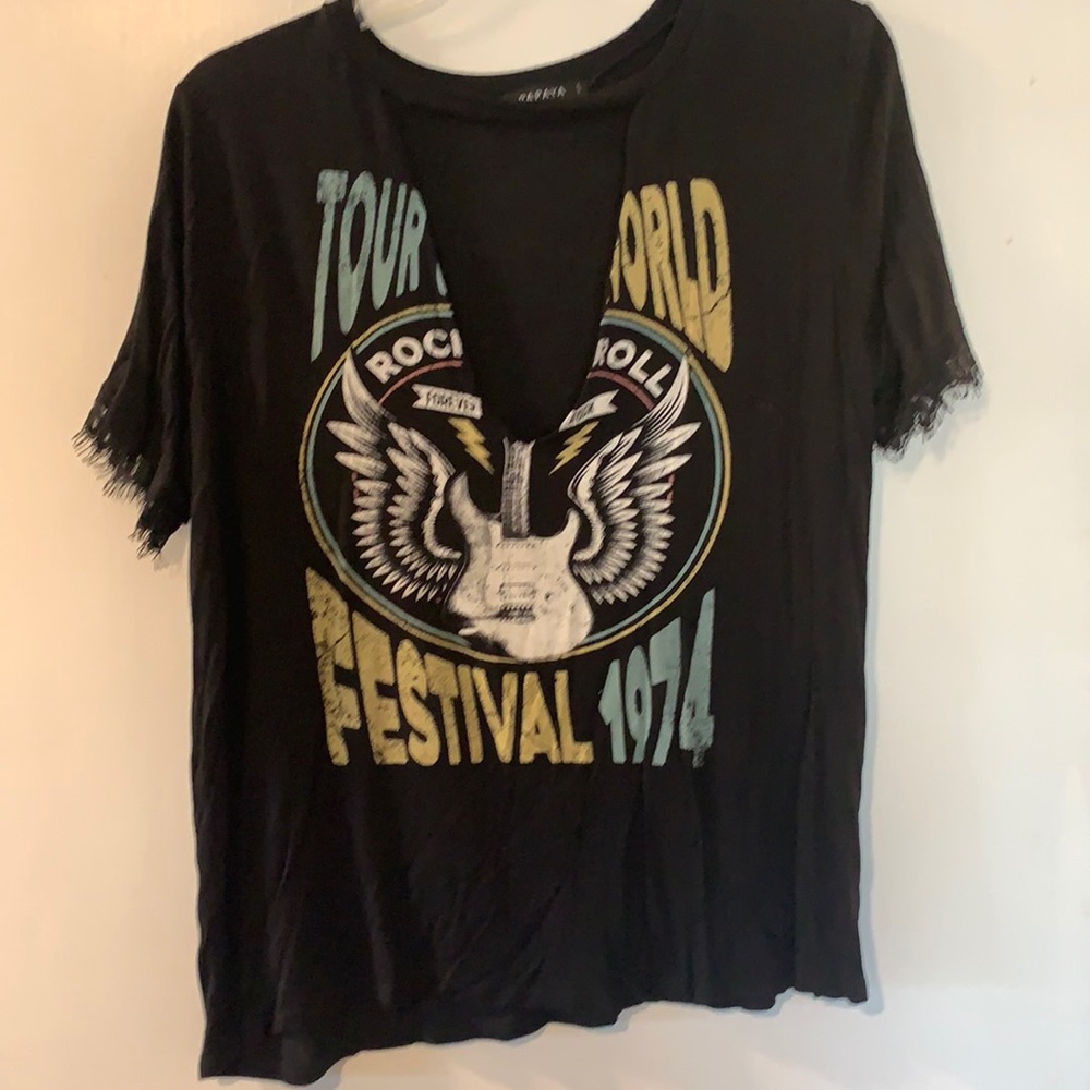 Graphic fringe tee